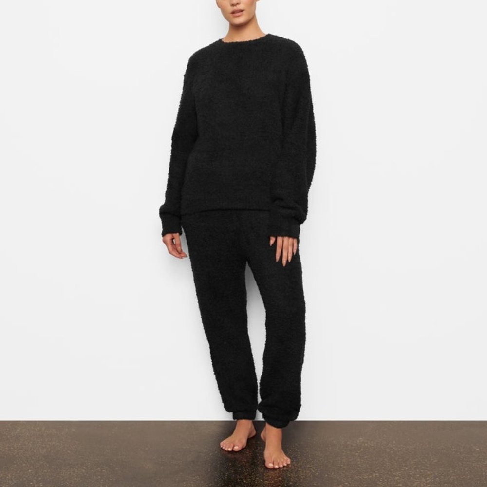 SKIMS  NWT COZY KNIT UNISEX PULLOVER